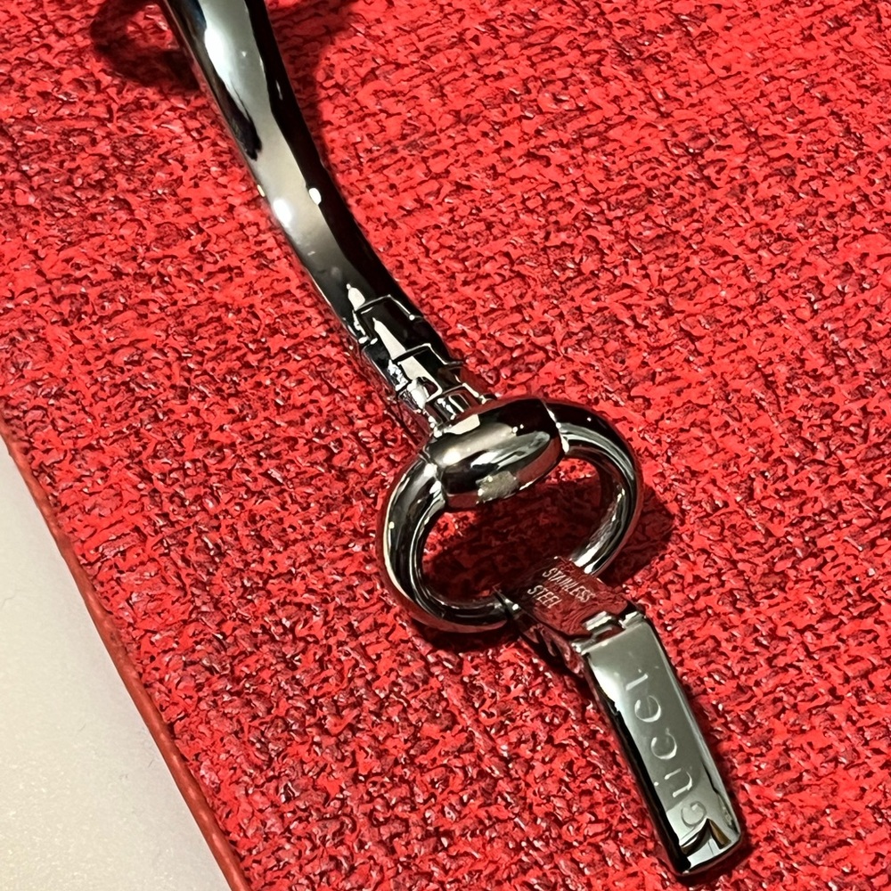 GUCCI PRE-LOVED AUTHENTIC ‘TORNABUONI’ 119 SST BRACELET 4 DIAMONDS WATCH - Picture 15 of 17